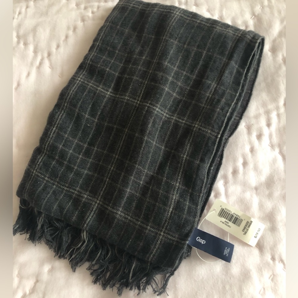 NWT Gap lightweight cotton/wool scarf